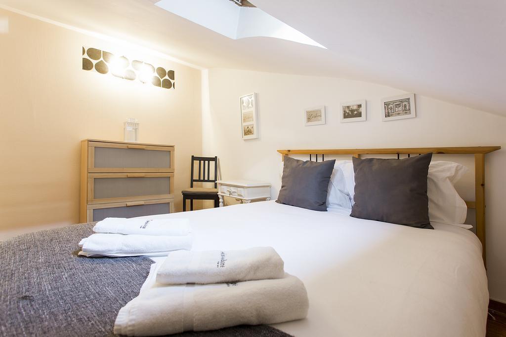 Flh Bairro Alto Low Cost Rooftop Apartment Lisbon